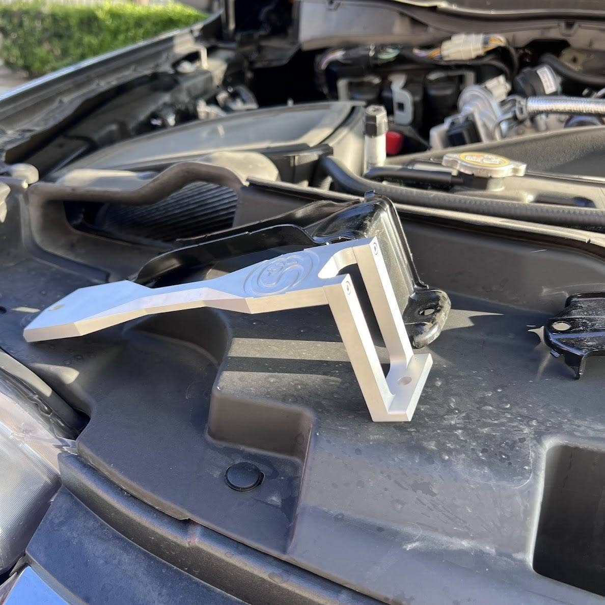 S&B 72 - 1000 Billet Battery Hold - Down Bracket Set (2011 - 2022 Power Stroke) - Southern Diesel Supply