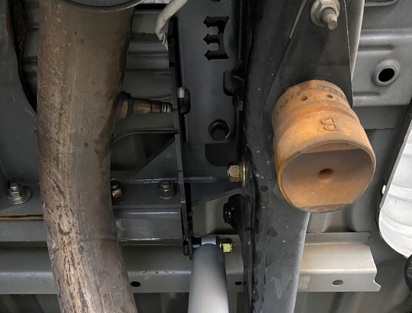 Wicked BWFIX1 B&W Hitch Shock Relocation Kit (2017 - 2022 Powerstroke) - Southern Diesel Supply