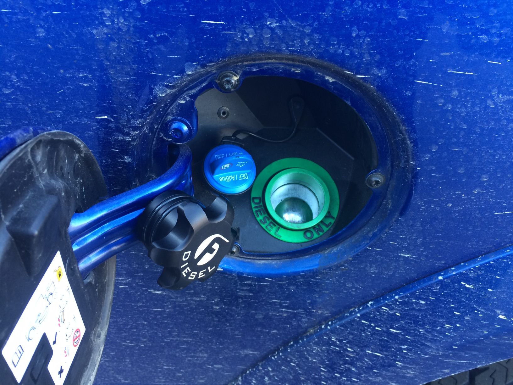 Fleece Performance Engineering | Fleece FPE - FC - 1316 - BLK Black Anodized Billet Fuel Cap (2013 - 2018 3.0L Cummins) | Fuel System - Southern Diesel Supply